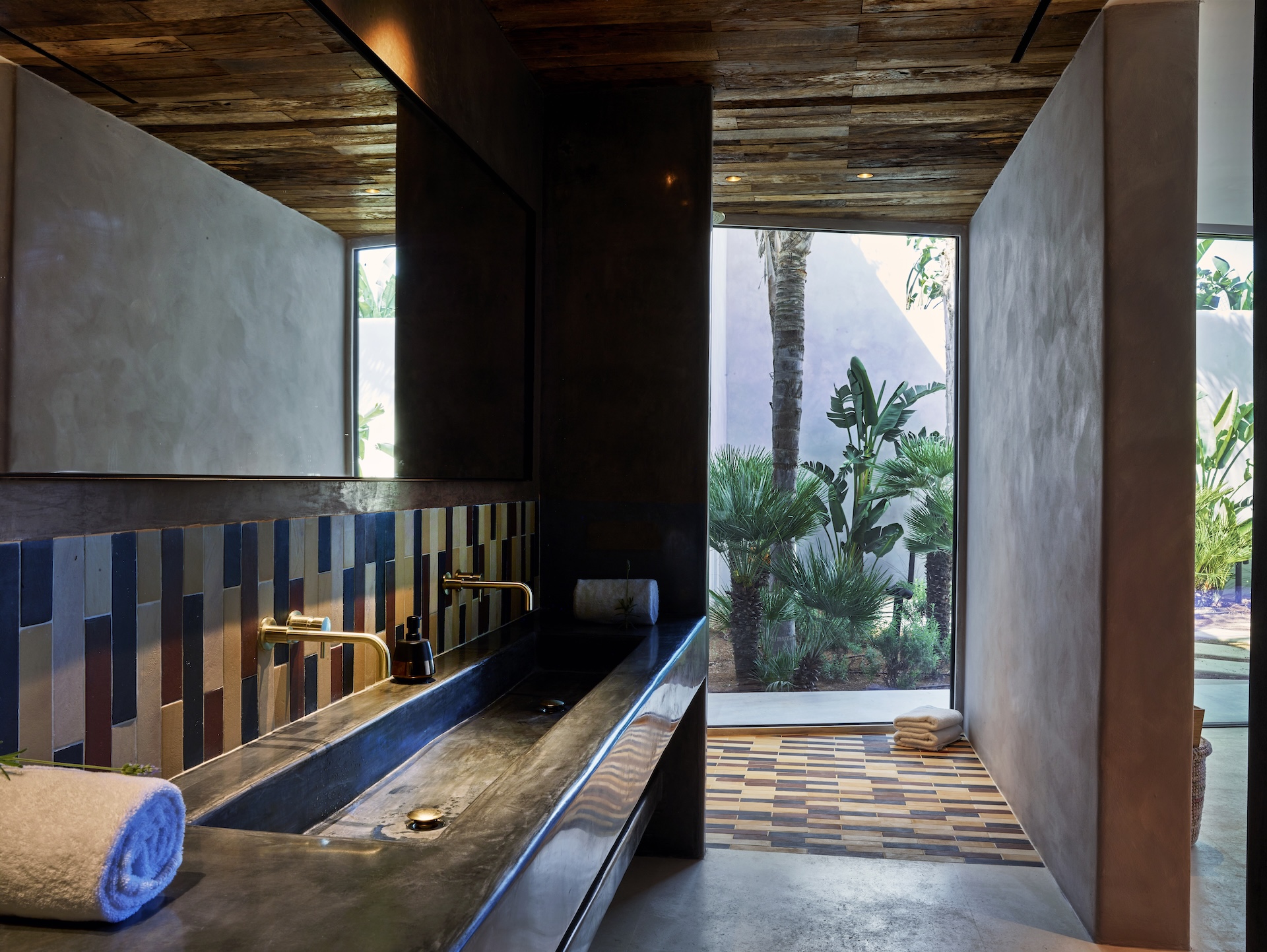 Resa Estates Ibiza koop sale Cala Moli villa seaviews modern bathroom sink.jpg